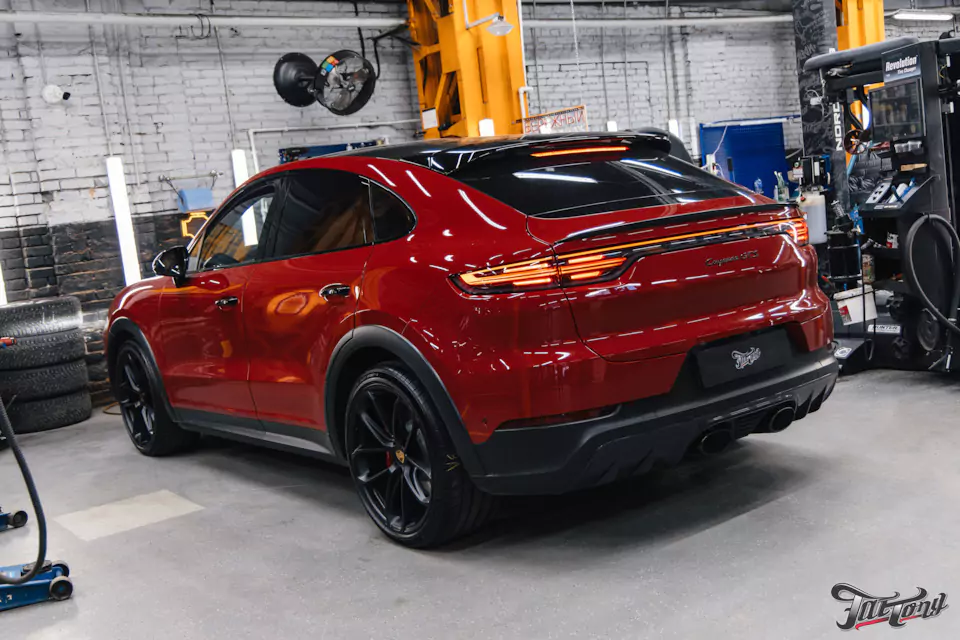 Правка диска и фирменный шиномонтаж на стендах Hunter для Porsche Cayenne GTS